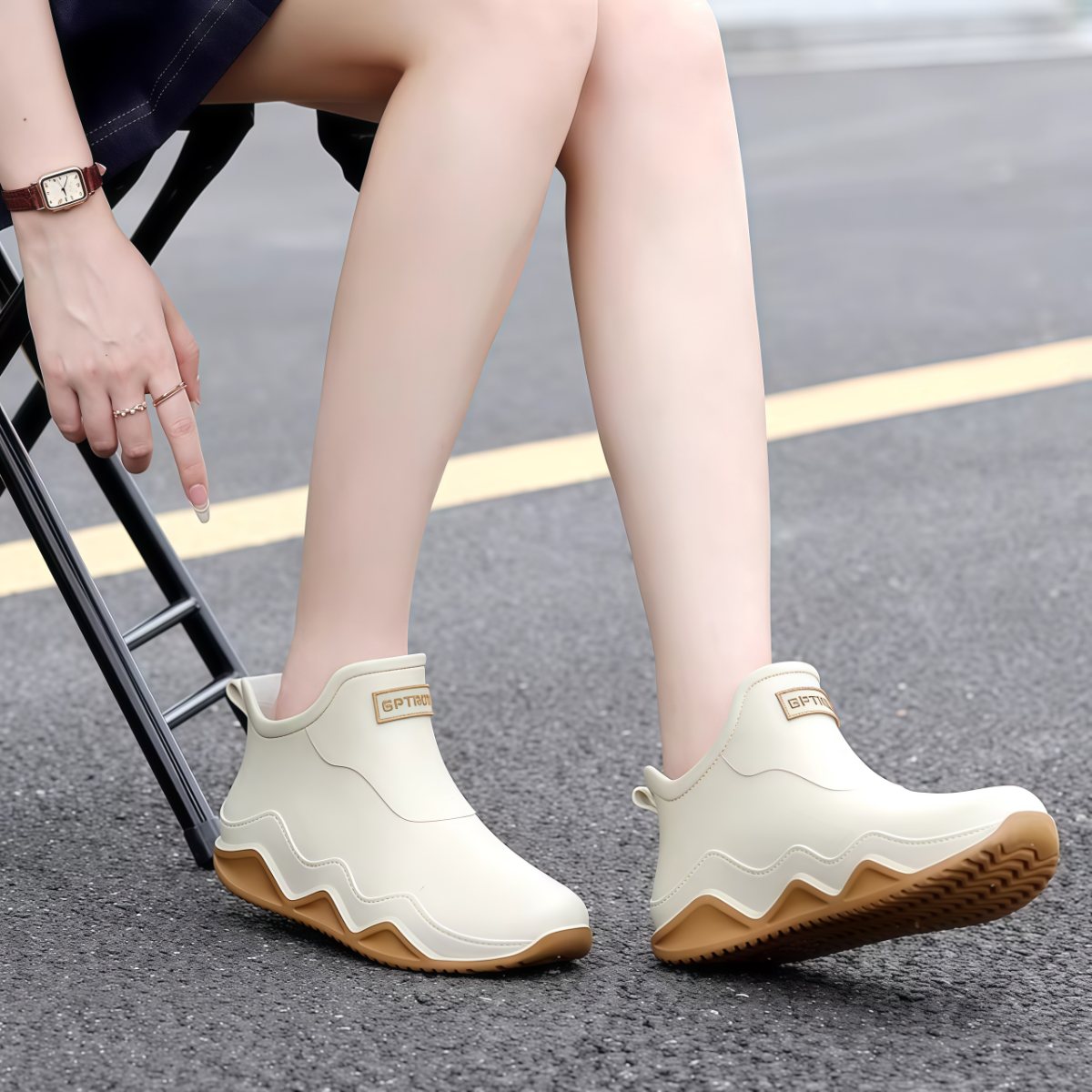 新款短筒雨鞋男女时尚水鞋情侣防水防滑胶鞋保暖厨房工作平底雨靴